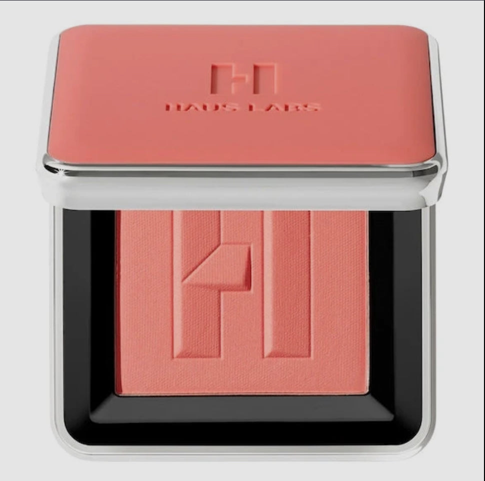 HAUS LABS BY LADY GAGA - Blush poudre- ref: French Rosette (5 g)
Un blush qui fond sur la peau, formulé à base d'arnica fermentée pour masquer les rougeurs, de squalane et d'Hydraberry pour