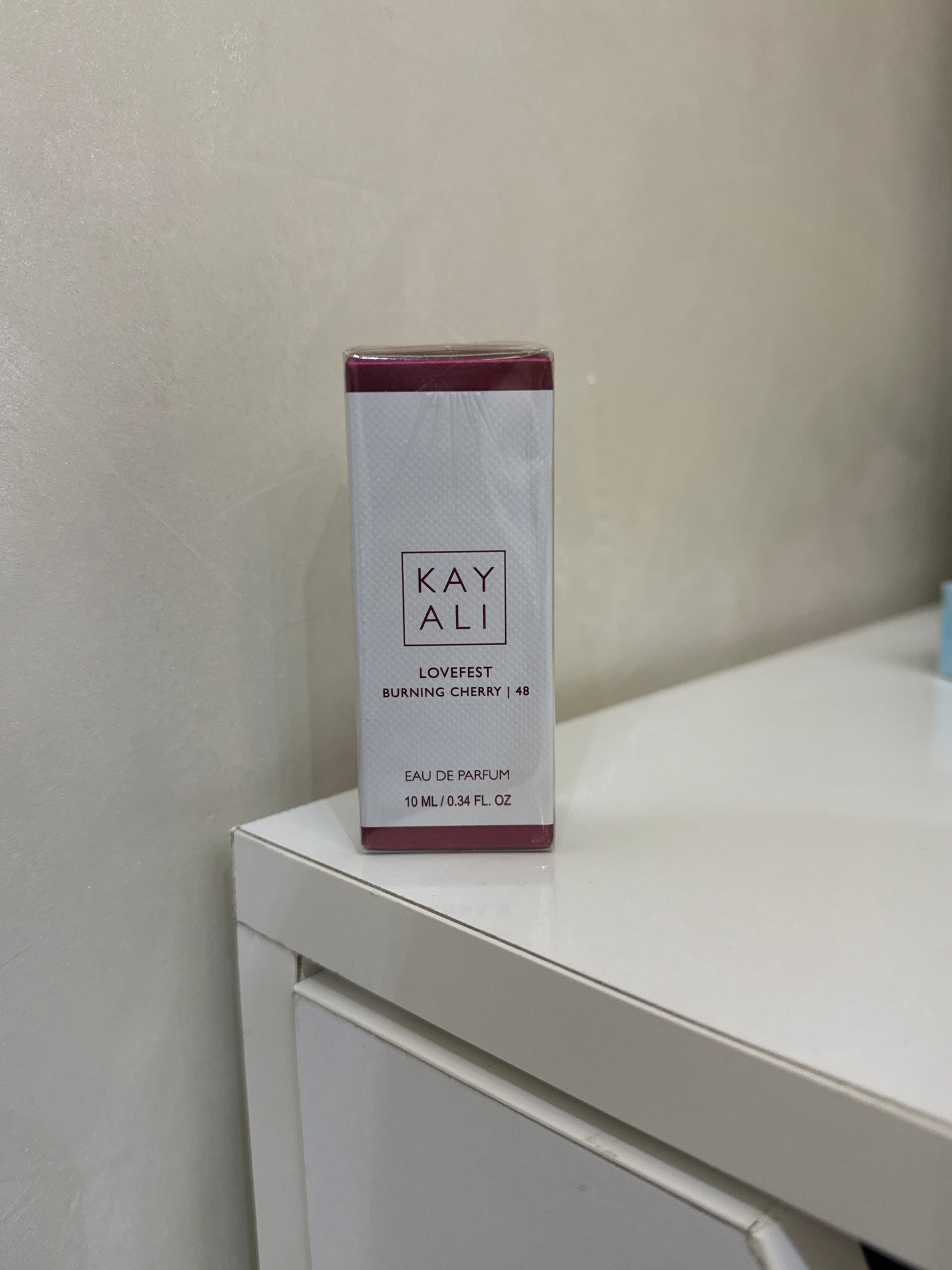 Miniature Kayali Lovefest Burning Cherry 10 ml