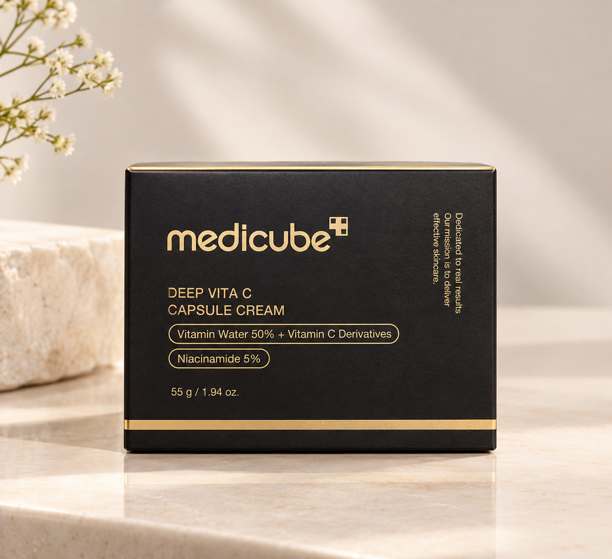 medicube*
DEEP VITA C
CAPSULE CREAM
Vitamin Water 50% + Vitamin C Derivatives
Niacinamide 5%
55 g / 1.94 oz.